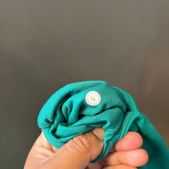 Lululemon Align High-Rise Mini-Flared Pant‎ 32"
Maldives Green Size 14 - Picture 8 of 8